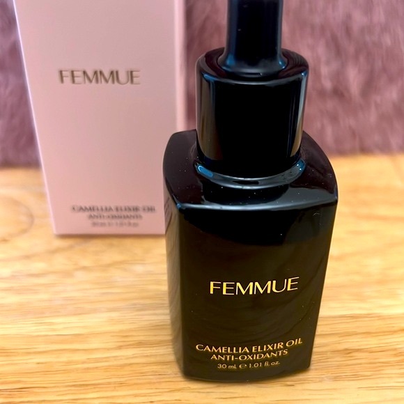 Lumiere Vital C Serum - Picture 3 of 3